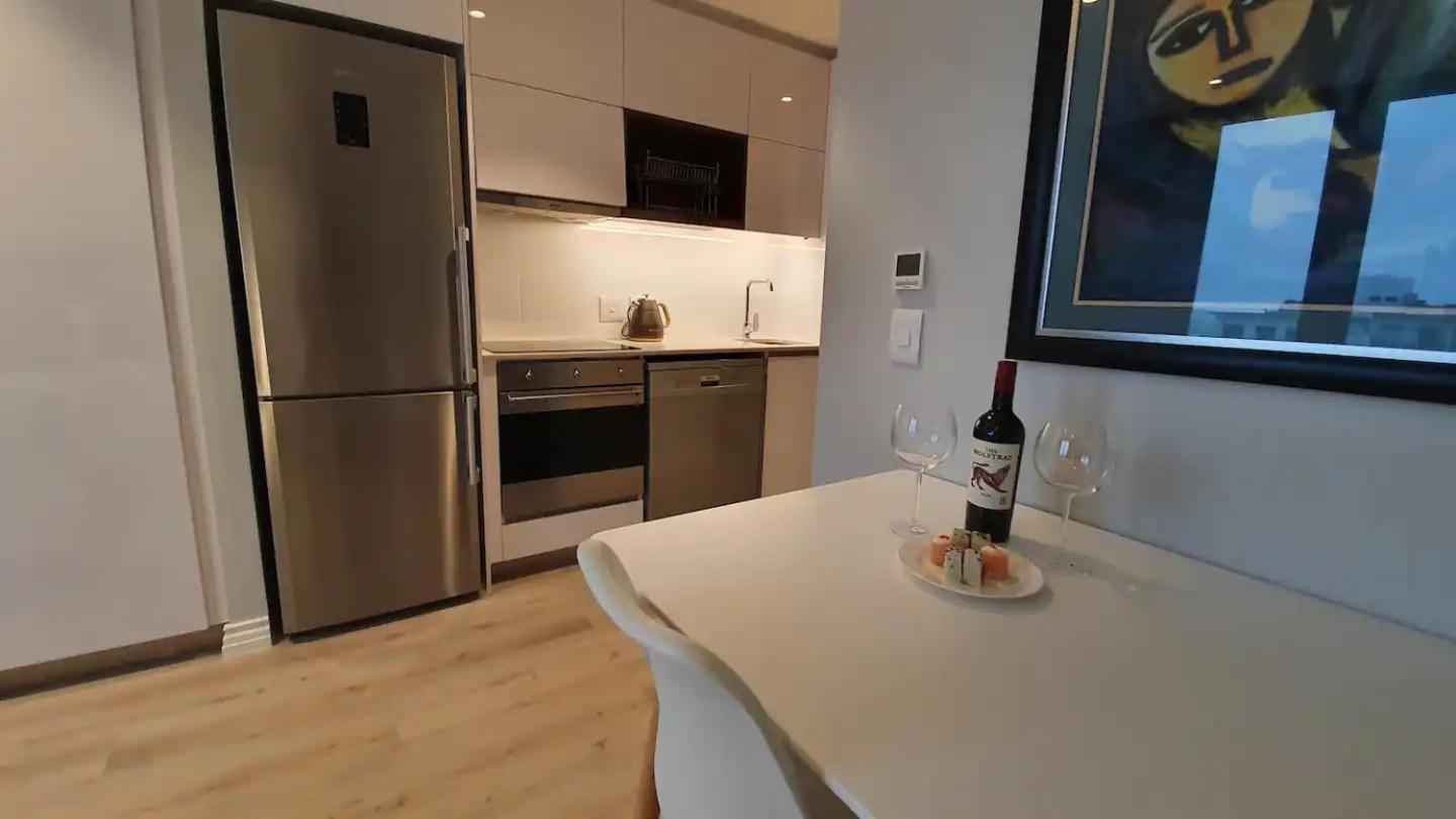 1518 In Cape Town, Wi-fi, Pool, Free Parking Cape Town