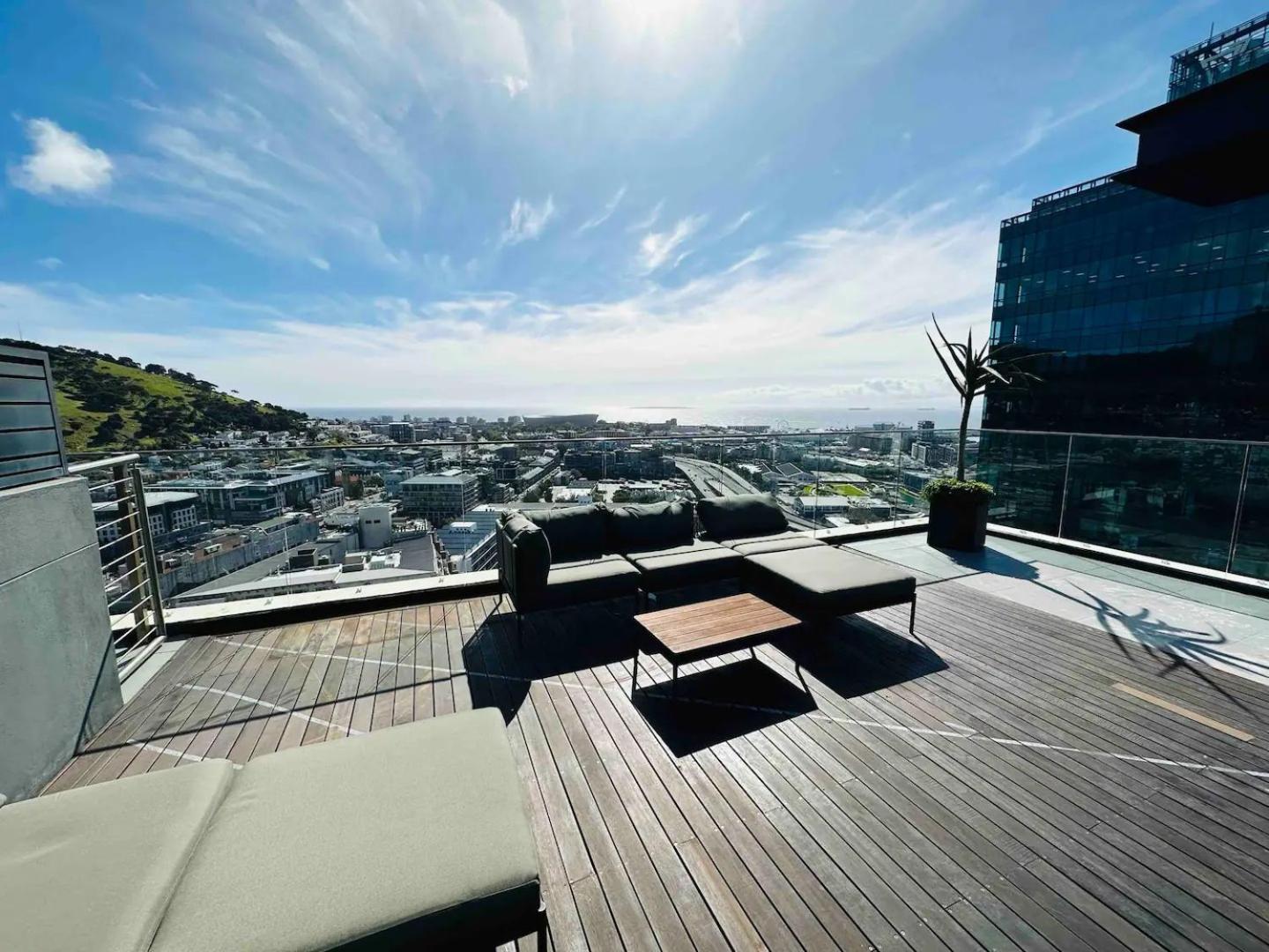 Apartment 1518 In Cape Town, Wi-fi, Pool, Free Parking *