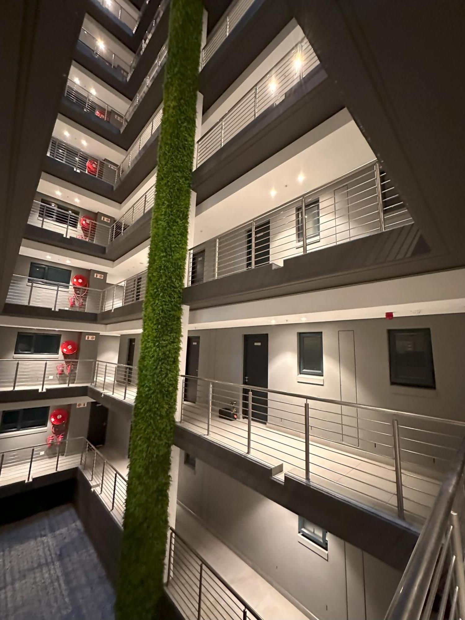 1518 In Cape Town, Wi-fi, Pool, Free Parking Cape Town